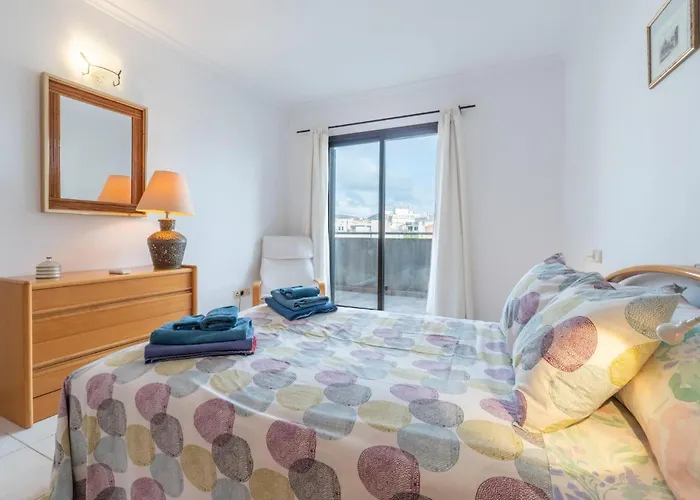 Atico Roger De Flor *