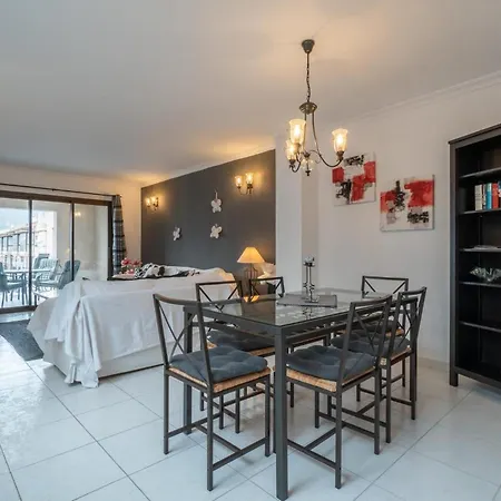 Apartmán Atico Roger De Flor *